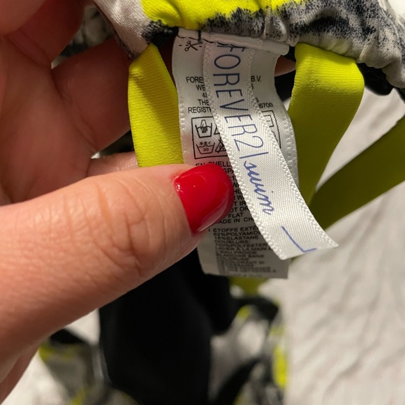 One piece from F21 - Picture 3 of 3